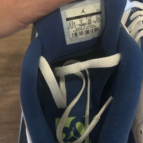 AIR JORDAN 6 RETRO LOW GHOST GREEN - SIZE 5.5Y - Picture 6 of 10